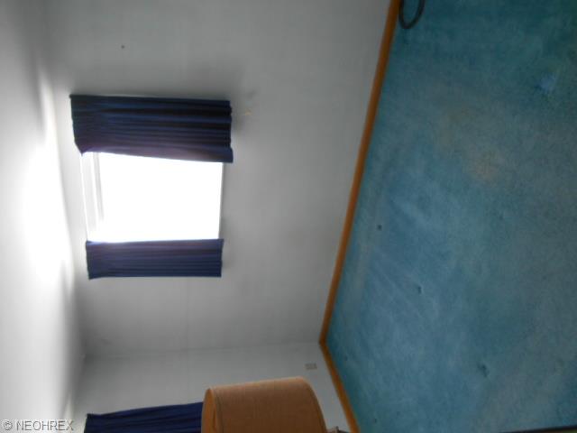 1702 Walnut St, Coshocton, OH 43812 photo 4