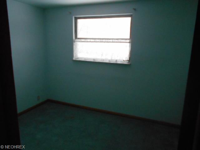 1702 Walnut St, Coshocton, OH 43812 photo 3