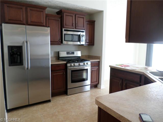 4002 Gardiner Run, Copley, OH 44321 photo 2