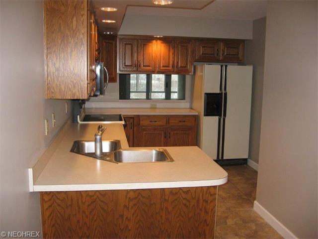 718 Elizabeth Dr, Huron, OH 44839 photo 3
