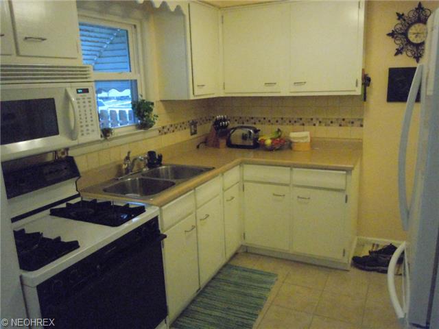 436 E 272 St, Euclid, OH 44132 photo 3