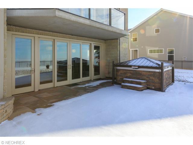 9105 Larimar Dr, Eastlake, OH 44095 photo 1