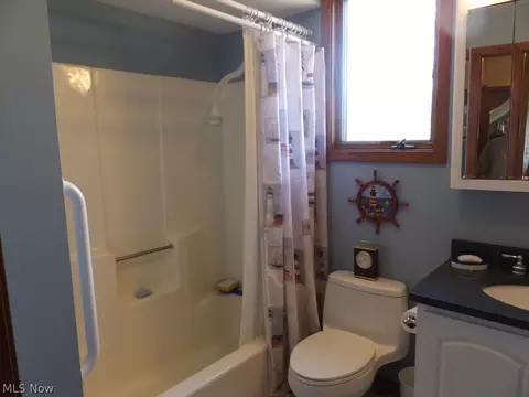 2101 Deerfield Dr, Ashtabula, OH 44004 photo 11