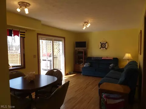 2101 Deerfield Dr, Ashtabula, OH 44004 photo 4