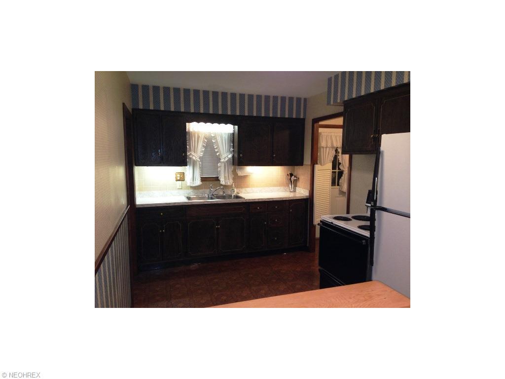 201 Colgate Ave, Elyria, OH 44035 photo 6