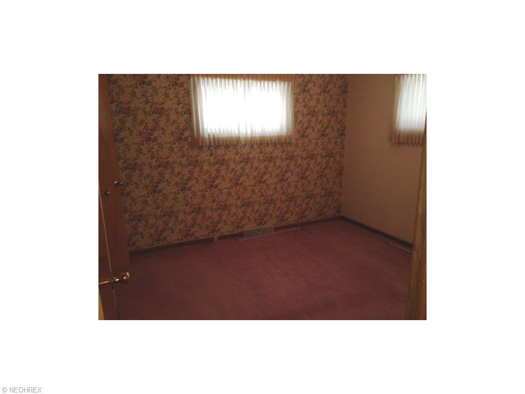 201 Colgate Ave, Elyria, OH 44035 photo 9