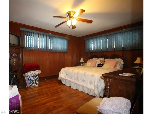 8879 Spring Valley Dr, Mentor, OH 44060 photo 5
