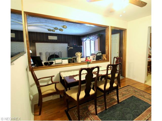 8879 Spring Valley Dr, Mentor, OH 44060 photo 4
