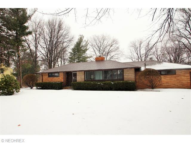 8879 Spring Valley Dr, Mentor, OH 44060 photo 1