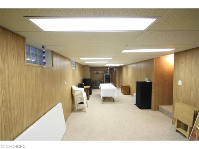 8879 Spring Valley Dr, Mentor, OH 44060 photo 7