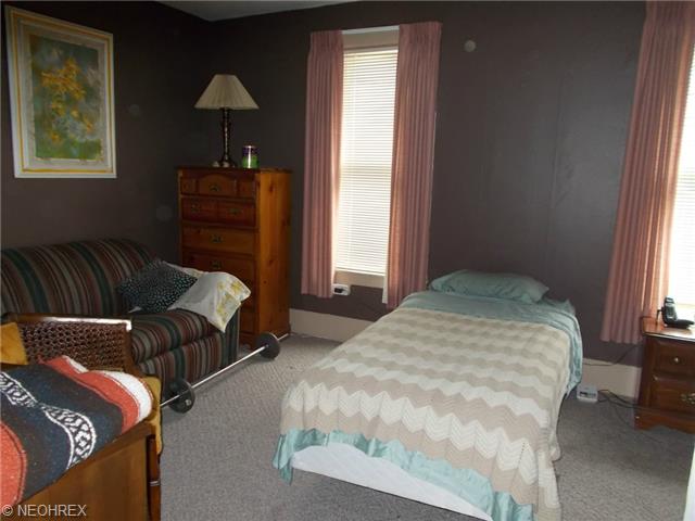 1325 Walnut Blvd, Ashtabula, OH 44004 photo 12