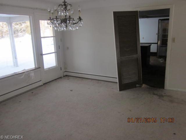 4071 E Sprague Rd, Seven Hills, OH 44131 photo 4
