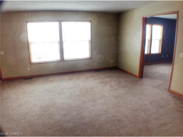 6808 Cimarron Rd, Mount Perry, OH 43760 photo 4