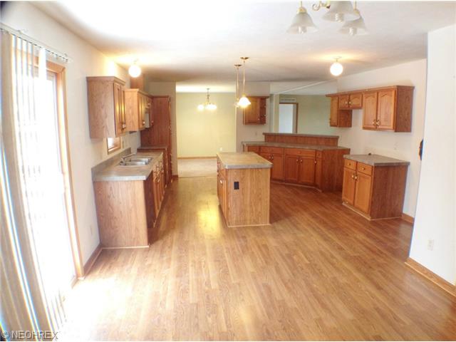 6808 Cimarron Rd, Mount Perry, OH 43760 photo 2