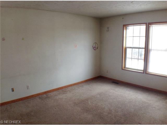 6808 Cimarron Rd, Mount Perry, OH 43760 photo 5