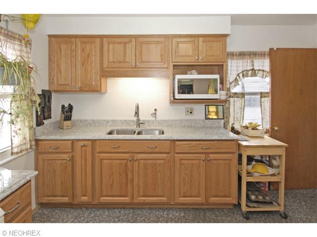 622 Cornell Ave, Elyria, OH 44035 photo 9