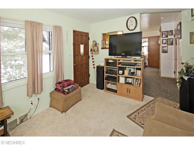 622 Cornell Ave, Elyria, OH 44035 photo 3