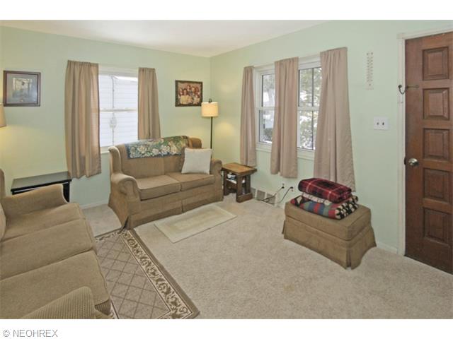 622 Cornell Ave, Elyria, OH 44035 photo 4