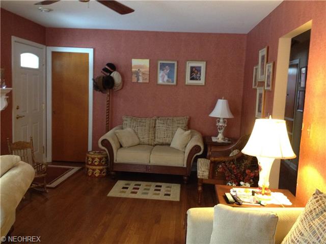 303 Bittersweet Rd, Akron, OH 44333 photo 3