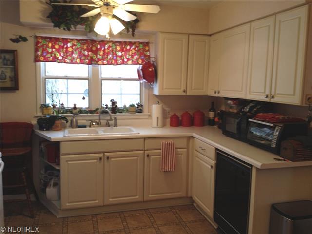 303 Bittersweet Rd, Akron, OH 44333 photo 6