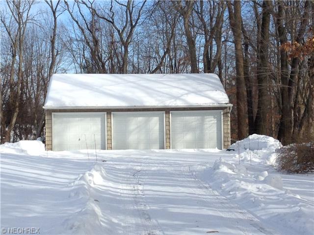 303 Bittersweet Rd, Akron, OH 44333 photo 2