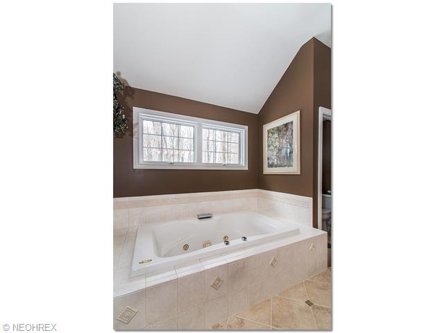 35525 Michael Dr, Solon, OH 44139 photo 18