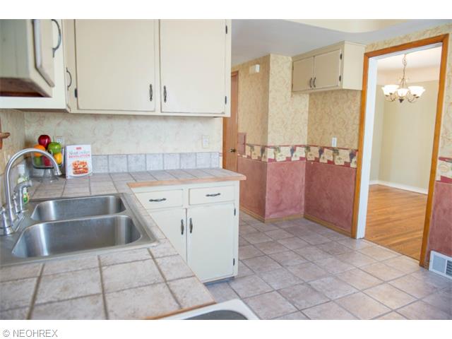 4202 Kenmore, Parma, OH 44134 photo 8