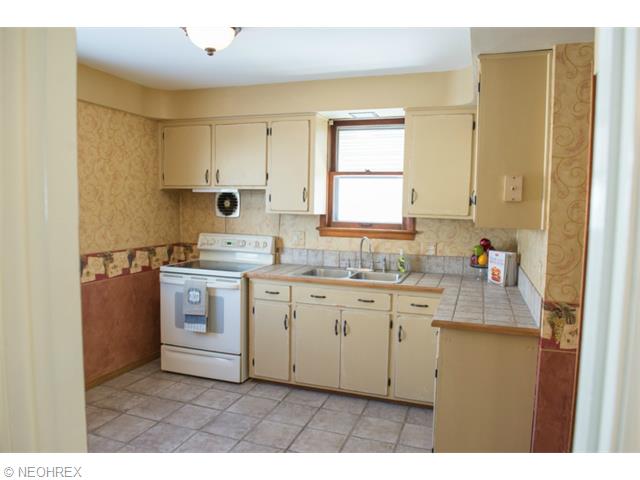 4202 Kenmore, Parma, OH 44134 photo 7