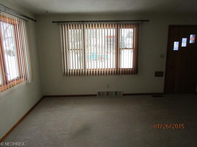 310 Beebe Ave, Elyria, OH 44035 photo 7