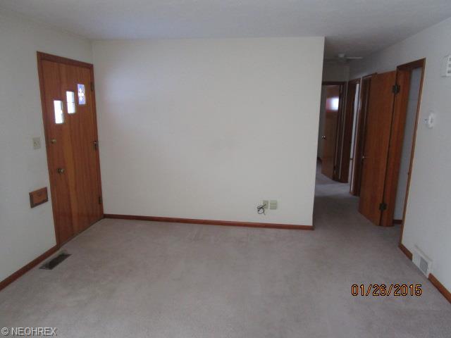 310 Beebe Ave, Elyria, OH 44035 photo 6