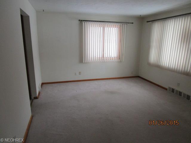 310 Beebe Ave, Elyria, OH 44035 photo 8