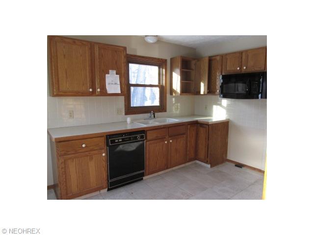 4725 Preserve Dr, Canton, OH 44708 photo 1