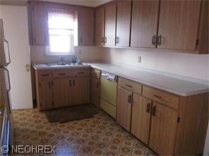 15213 Ramage Ave, Maple Heights, OH 44137 photo 3