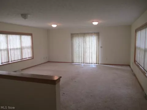 1202 E 17th St, Ashtabula, OH 44004 photo 2