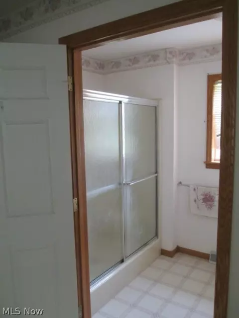 1202 E 17th St, Ashtabula, OH 44004 photo 8