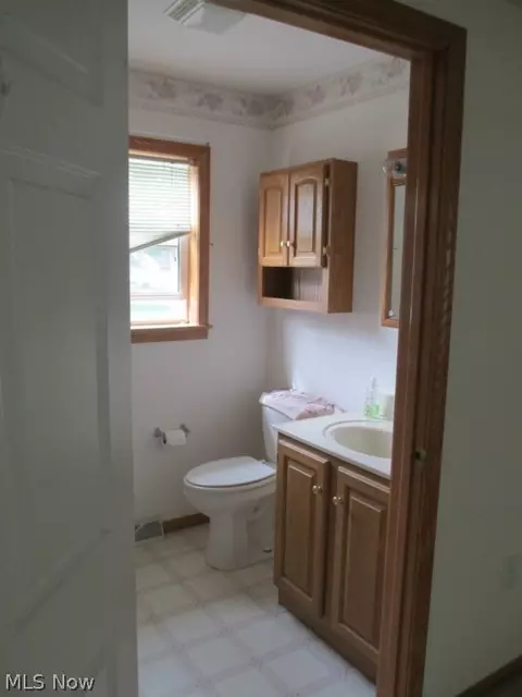 1202 E 17th St, Ashtabula, OH 44004 photo 7
