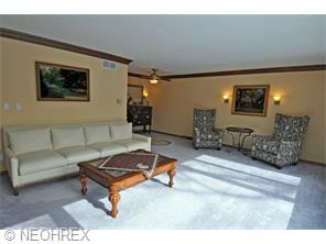 3274 W Bath Rd, Akron, OH 44333 photo 3