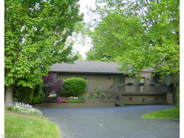 524 E Acadia Pt, Aurora, OH 44202 photo 1