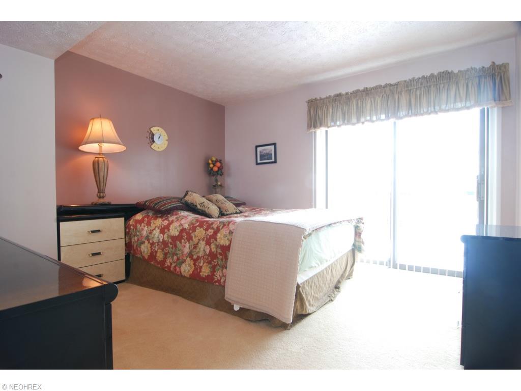 524 E Acadia Pt, Aurora, OH 44202 photo 17