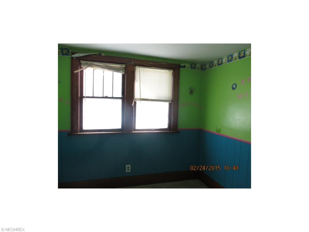  2148 SW 8th St SW, Akron, OH 44314 photo 2