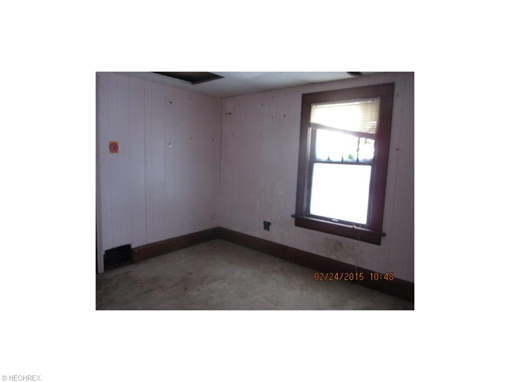  2148 SW 8th St SW, Akron, OH 44314 photo 3