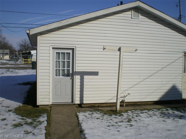 1246 E Main St, Coshocton, OH 43812 photo 9