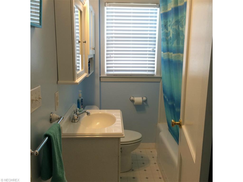 89 Bannock Ave, Akron, OH 44310 photo 10