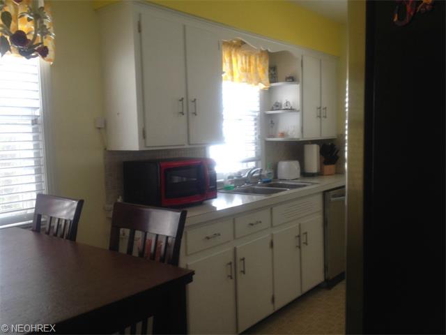 89 Bannock Ave, Akron, OH 44310 photo 5