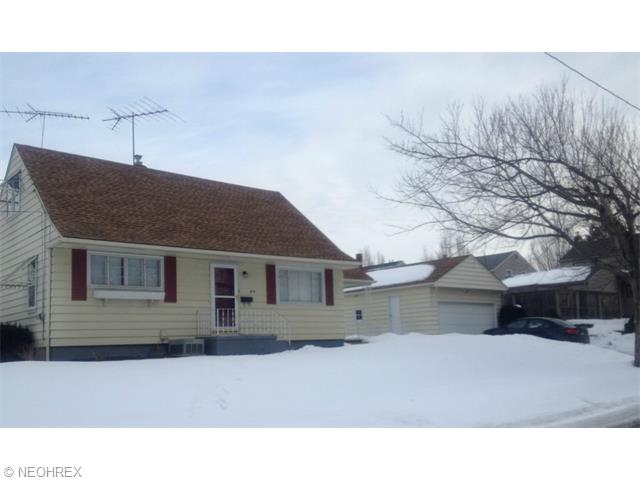 89 Bannock Ave, Akron, OH 44310 photo 1