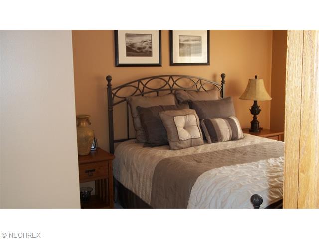 333 Longfellow St, Elyria, OH 44035 photo 6
