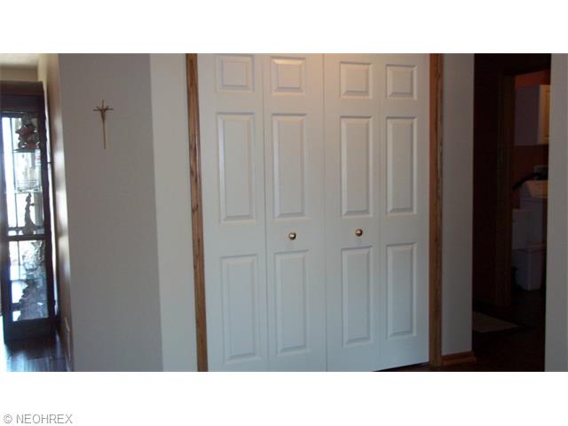 333 Longfellow St, Elyria, OH 44035 photo 1