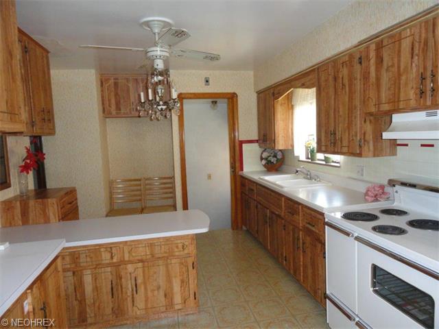1419 North Ave, Parma, OH 44134 photo 5