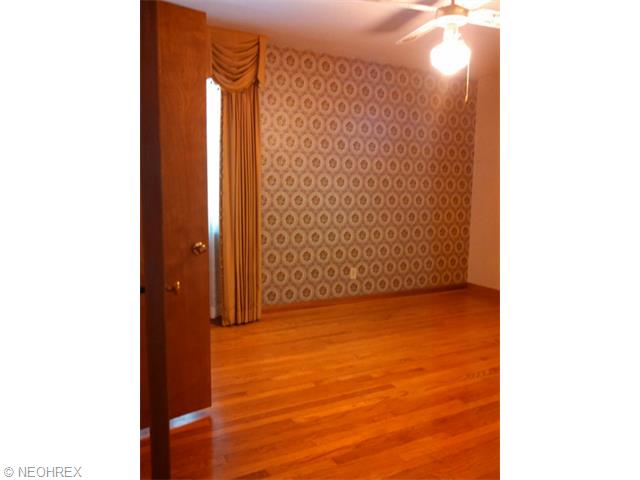 1419 North Ave, Parma, OH 44134 photo 12