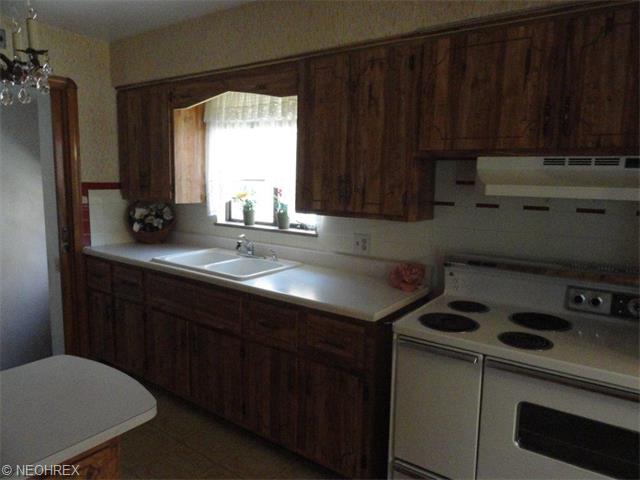 1419 North Ave, Parma, OH 44134 photo 8